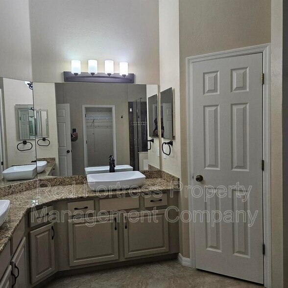 Building Photo - 17410 Sterling Lake Dr