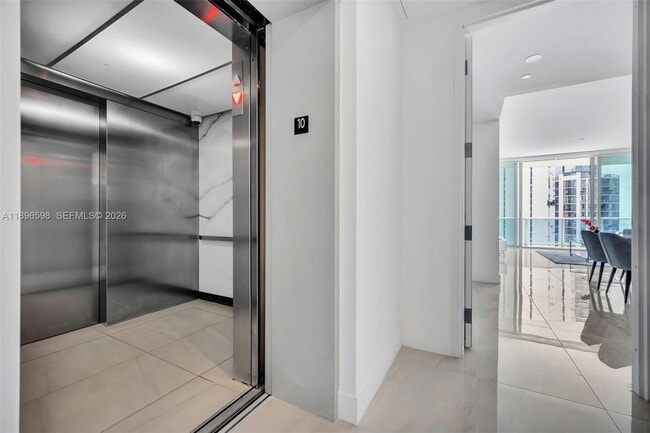 Building Photo - 17550 Collins Ave