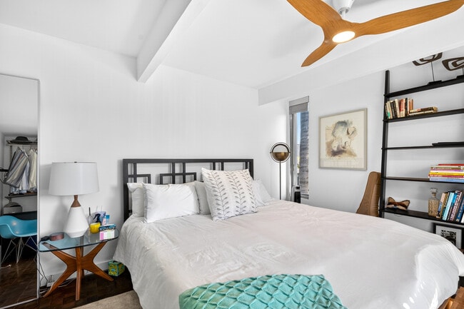 Building Photo - 219 Colton St