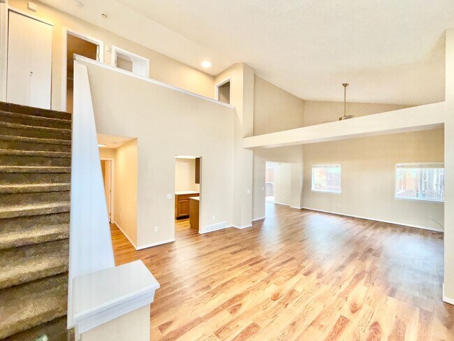 Building Photo - 6050 Emma Ln