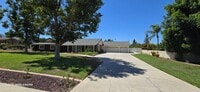 Building Photo - 3024 Sonrisa Dr