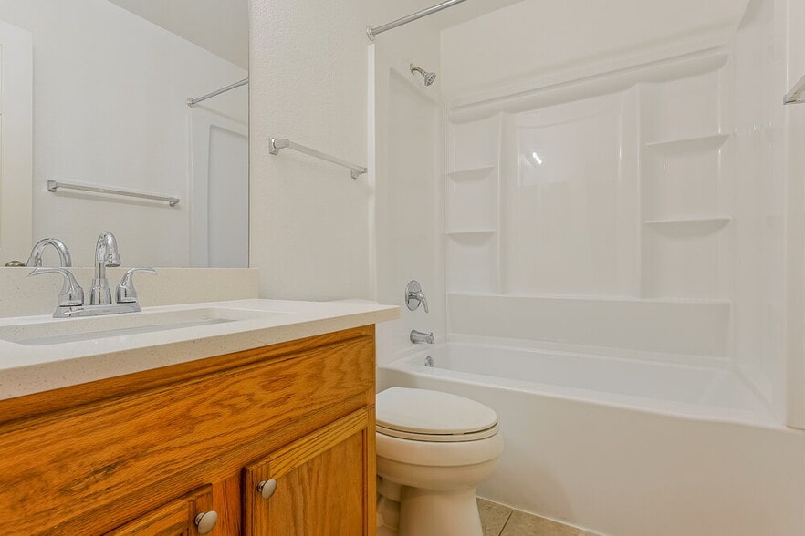 Building Photo - 10857 E Arcadia Ave