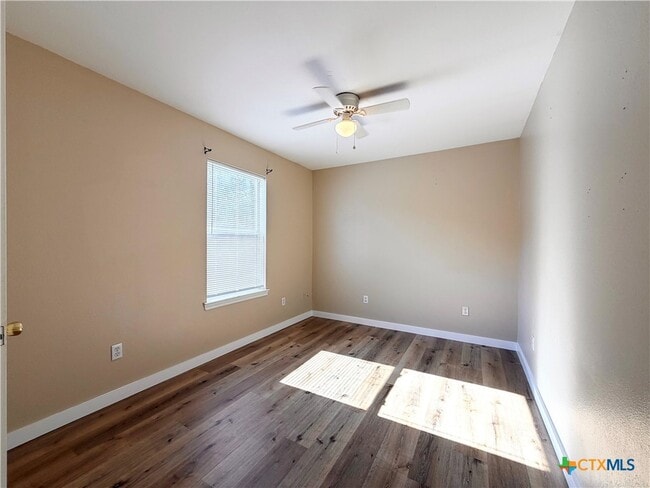 Building Photo - 898 Advance St