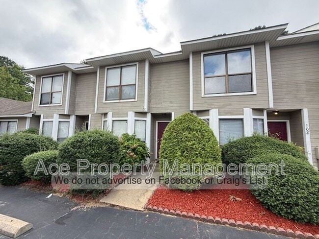 Primary Photo - 110 Aloha Dr