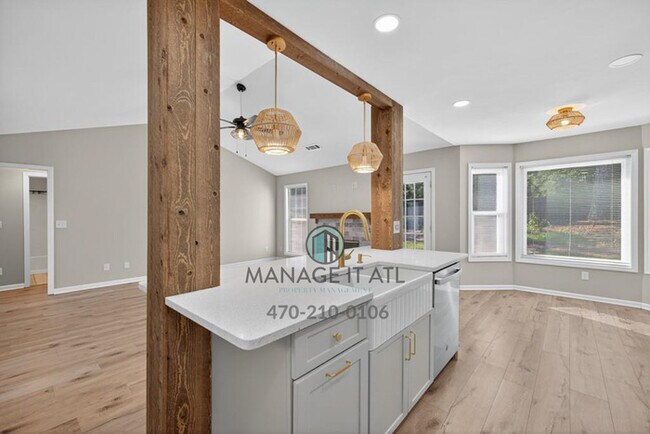 Building Photo - Meticulously maintained 3 Bedroom ranch ho...