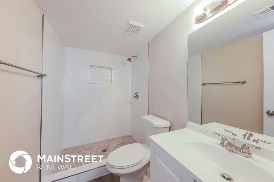 Building Photo - 4322 E Saint Catherine Ave