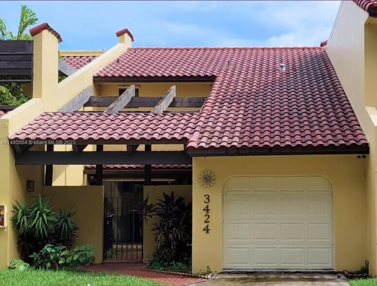 Primary Photo - 3424 Torremolinos Ave