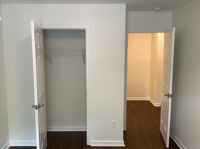 Building Photo - 6 Vista Rose Ct