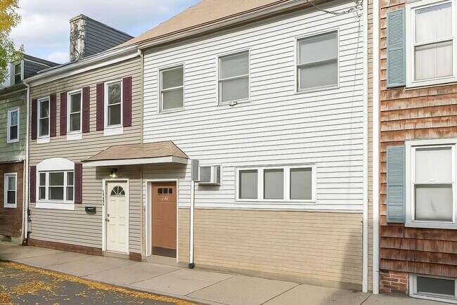 Building Photo - 244 Everett St