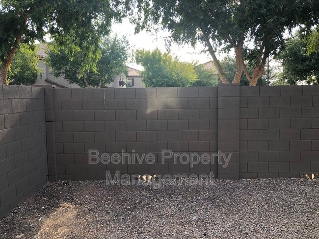 Building Photo - 1255 S Rialto