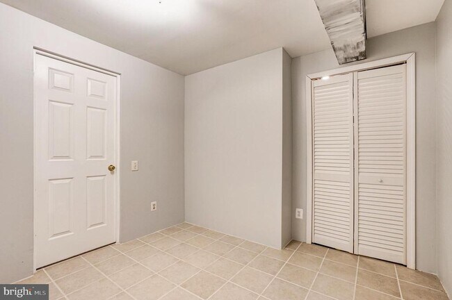 Building Photo - 12111 Wedgeway Pl