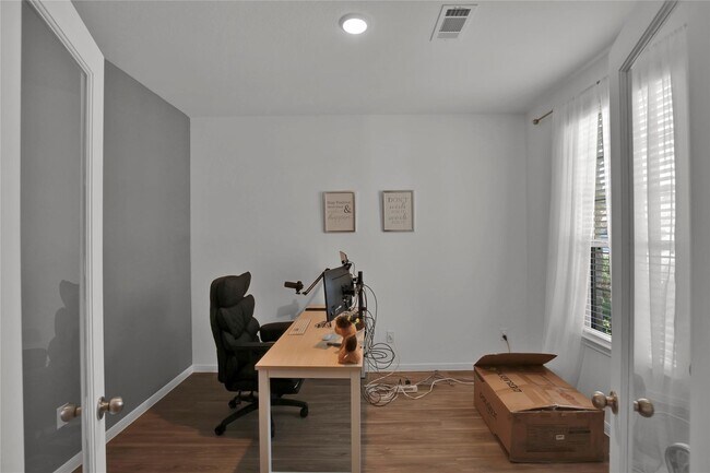 Building Photo - 234 Pine cavern dr
