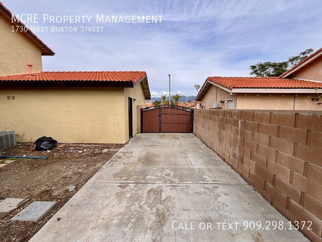 Building Photo - 1730 W Buxton St