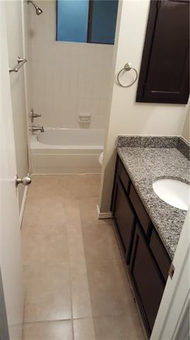 Building Photo - 515 Valley Spring Dr