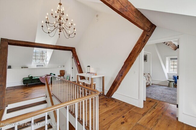 Building Photo - 48 Oak Rd