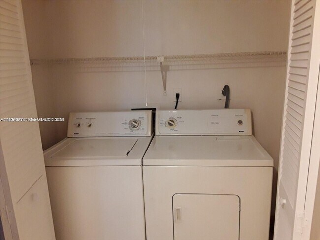 Building Photo - 8446 Coral Lake Way