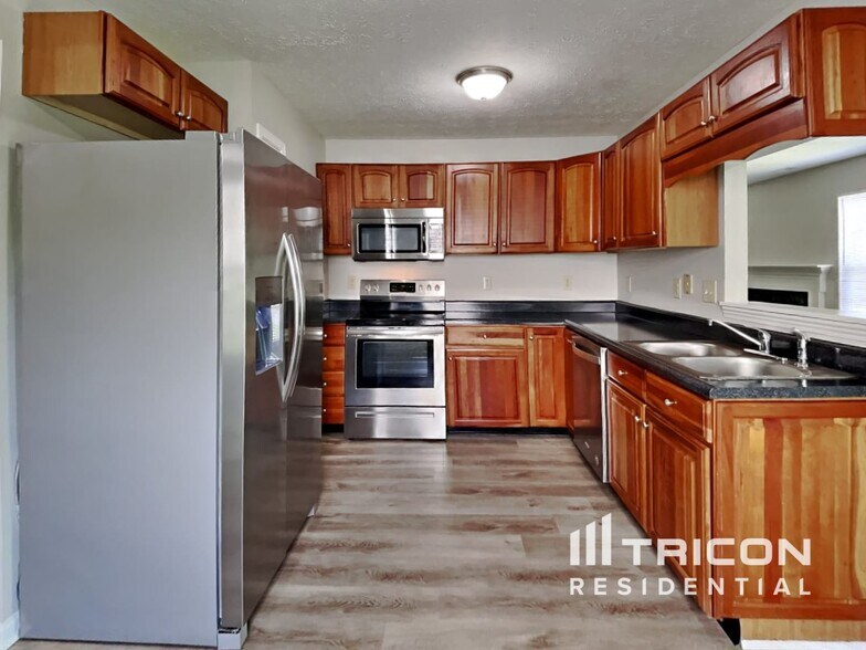 Building Photo - 6422 Coconut Ct