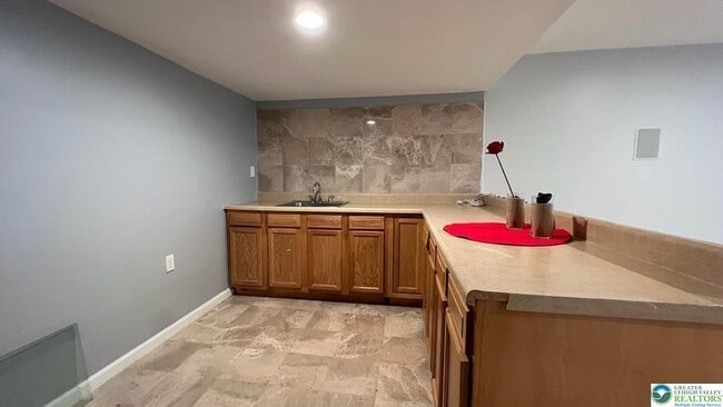 Building Photo - 1839 Majestic Dr