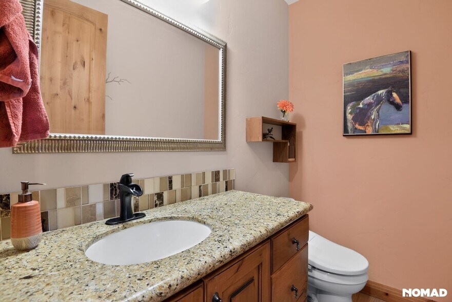 Building Photo - 3042 Lower Saddleback Rd