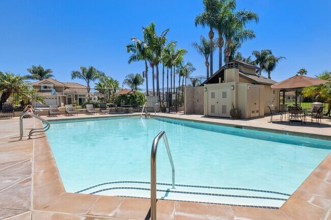 Building Photo - Newly Renovated and Furnished Ocean View Home!