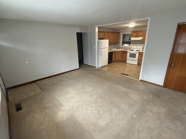 Building Photo - 223 Wiegel Dr