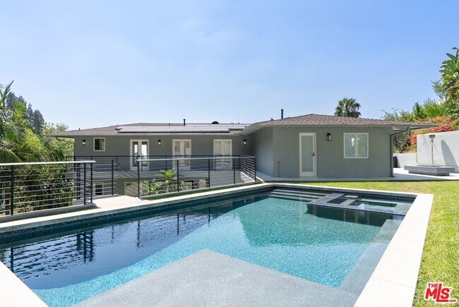 Building Photo - 1404 Devlin Dr