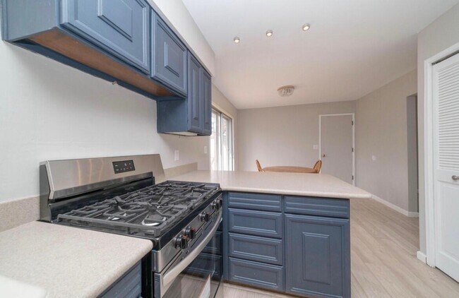 Building Photo - 3212 Lockridge Dr
