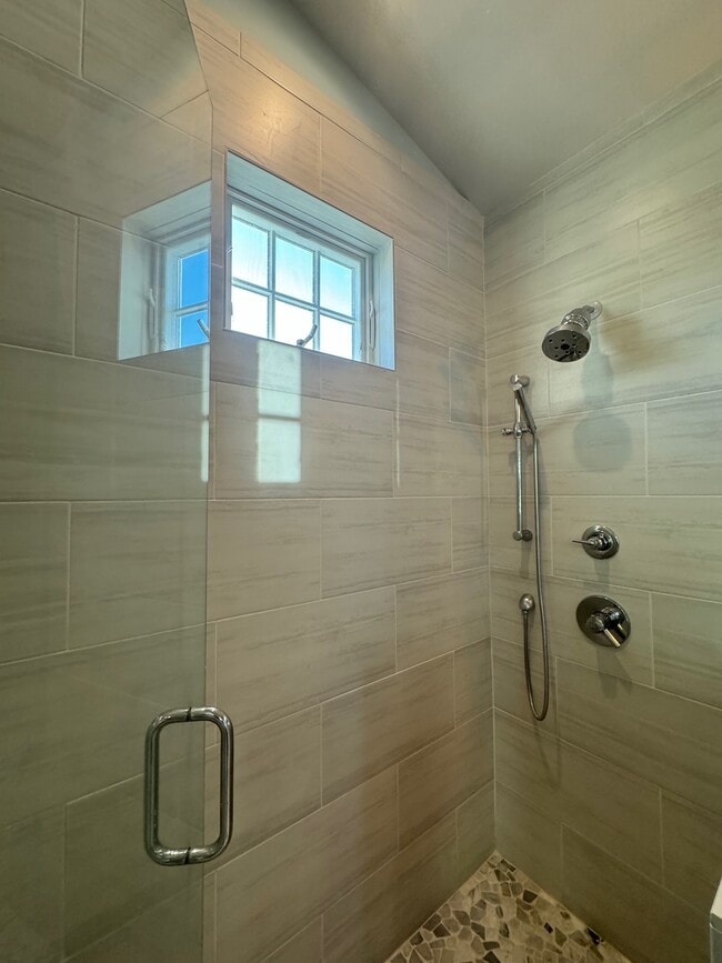 Building Photo - 9517 23rd Bay St