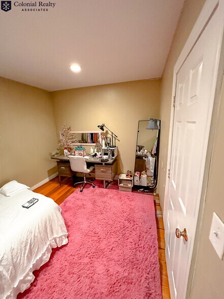 Building Photo - 72 Egmont St