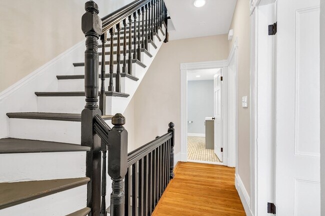 Building Photo - 12-14 Beltran Street Unit 12-2