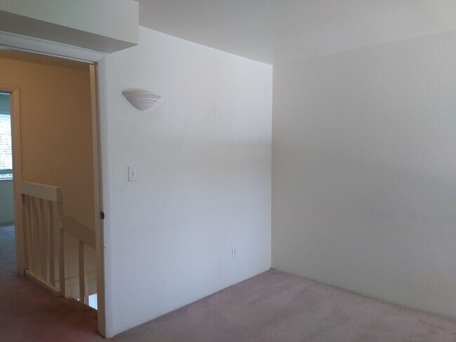 Building Photo - Fort Collins Condo for Rent – Updated and ...