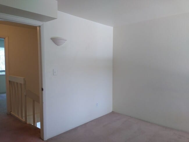 Building Photo - Fort Collins Condo for Rent – Updated and Move-In Ready