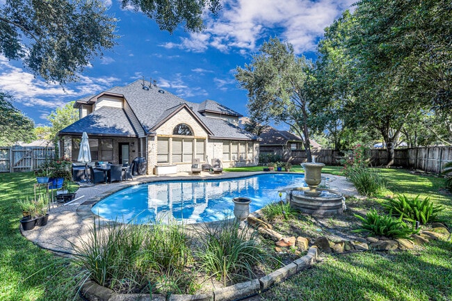 Building Photo - 3719 Kingsburg Ct