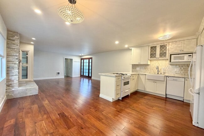 Building Photo - 22626 CA-1