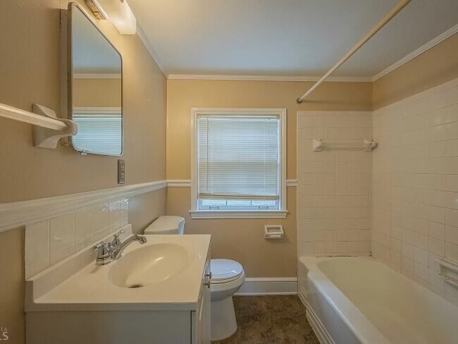 Building Photo - 152 Wildwood Dr