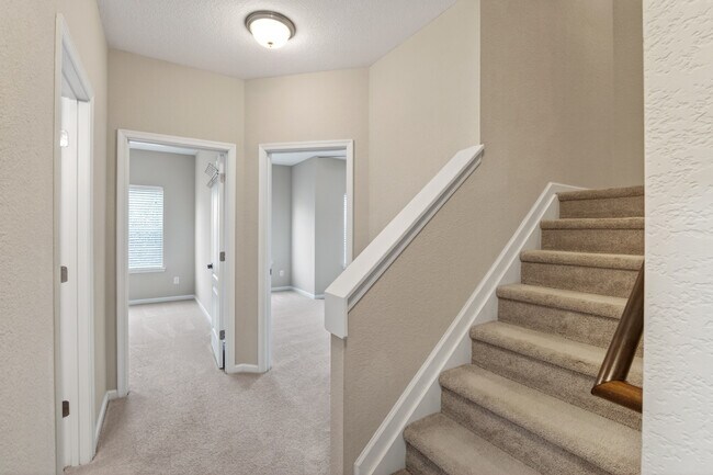 Building Photo - Beautiful 3-Bedroom Townhome in Hampton, VA | Available Sept 21