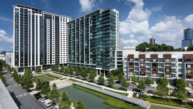 Building Photo - 3478 Lakeside Dr NE