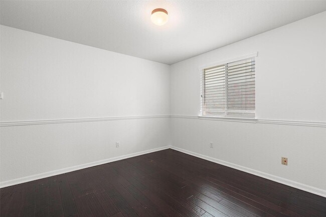 Building Photo - 1049 Regency Ln