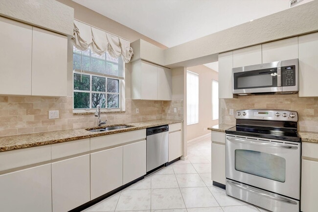 Building Photo - 11081 Springbrook Cir