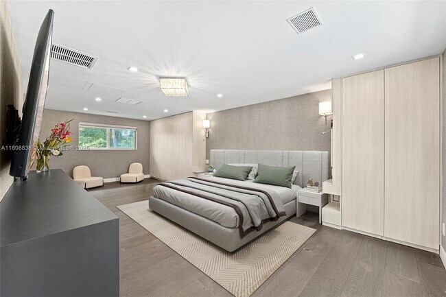 Building Photo - 3748 Prairie Ave