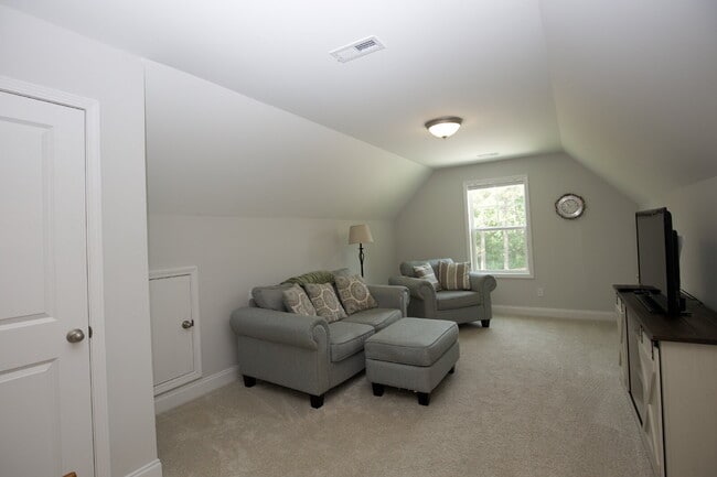Building Photo - 125 Lancashire Ln