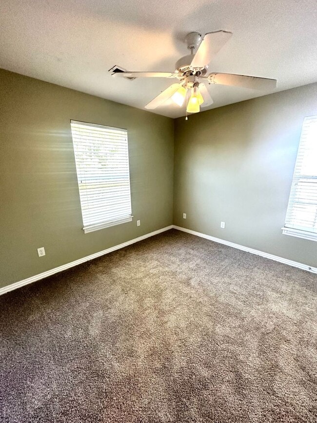 Building Photo - 3705 SW Hansom Loop