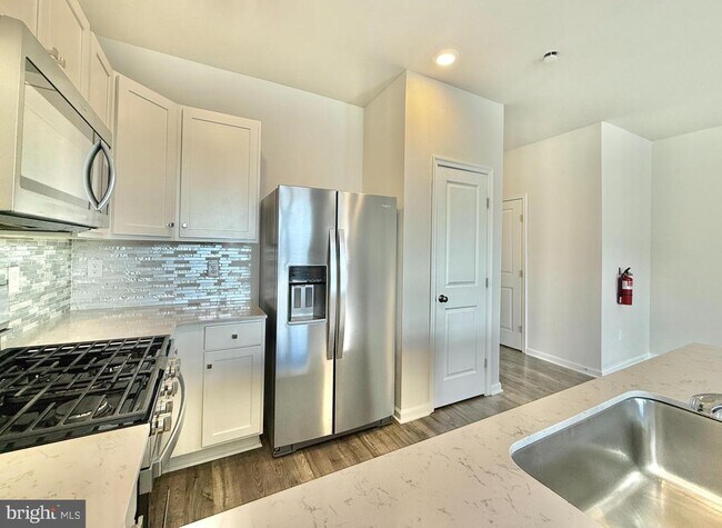Building Photo - 200 Mazzeo Dr
