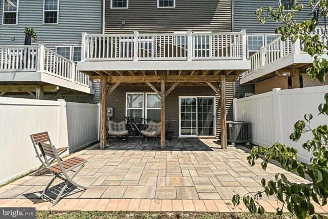 Building Photo - 13821 Litespeed Way