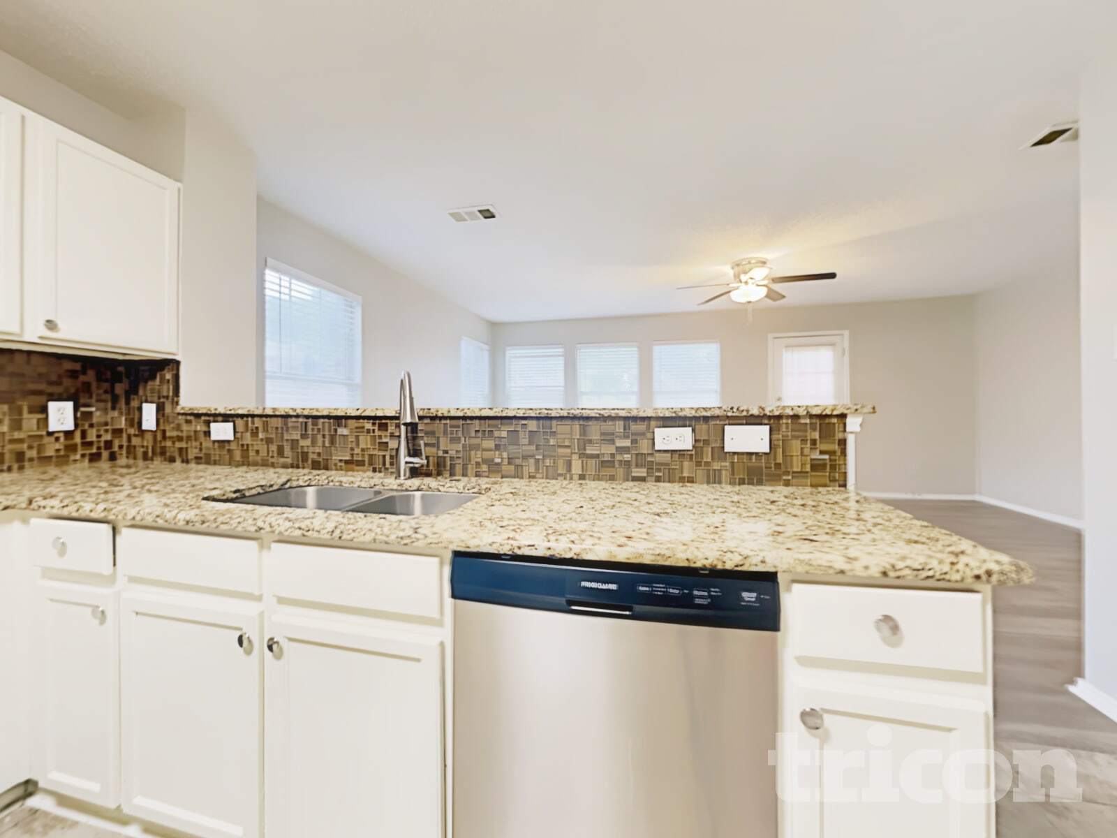 Building Photo - 1113 Beeblossom Dr