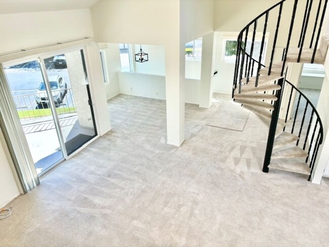 Building Photo - The Colony | Oxnard | 2 Bedroom + 2 Bathroom + Loft