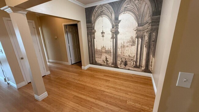 Building Photo - SPACIOUS 2-Bed, 2-Bath Condo WITH POOL, HO...