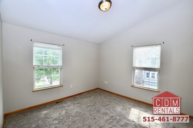 Building Photo - Wonderful Waukee Townhome