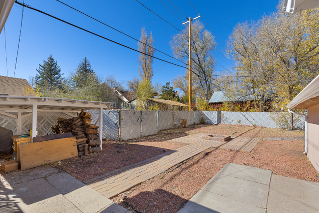 Building Photo - 215 N Sitgreaves St