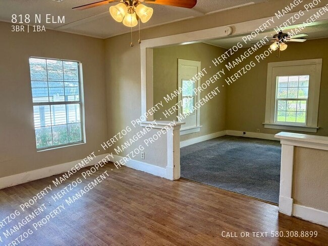 Building Photo - 818 N Elm-